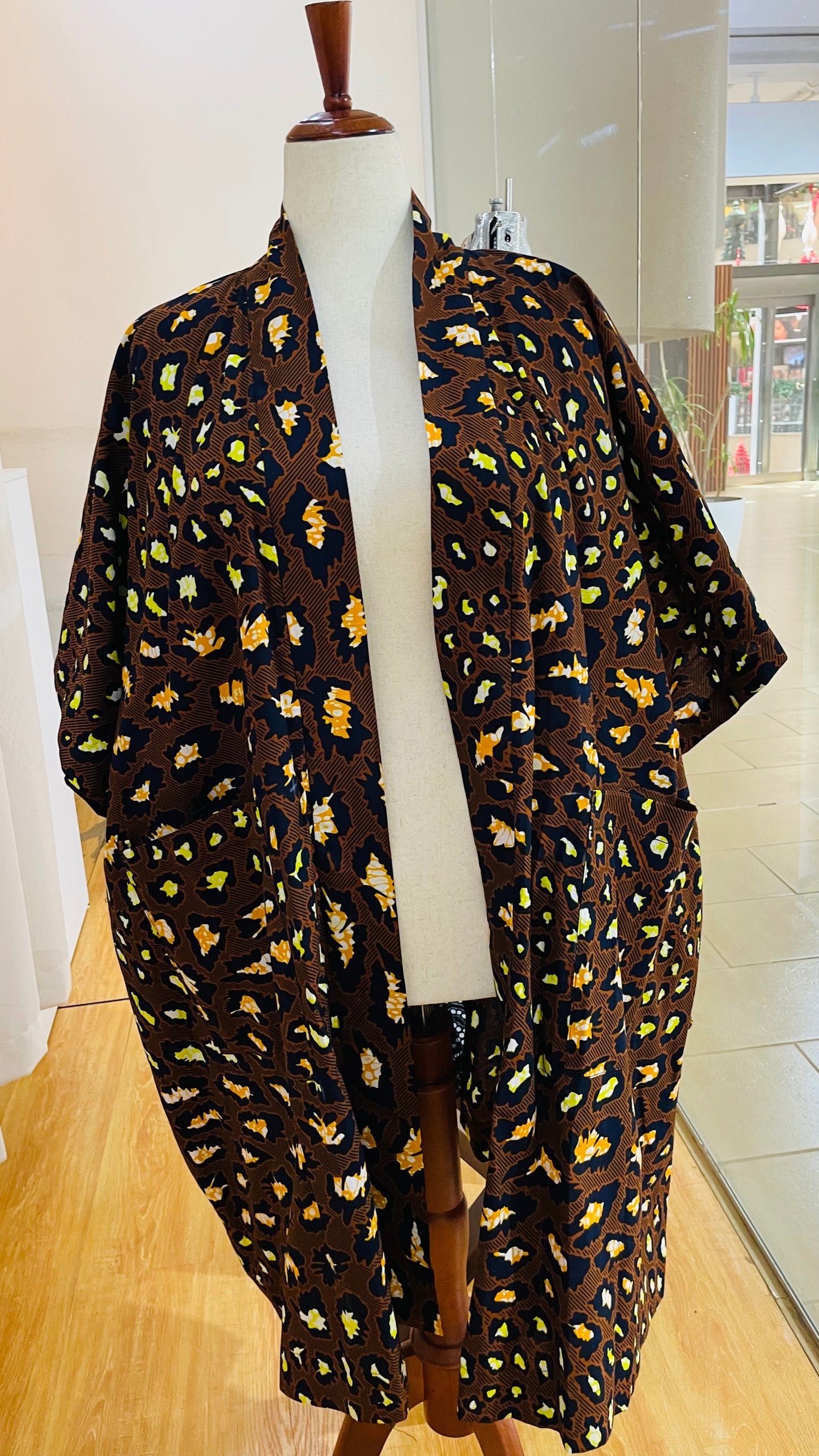 Lenkara - African print and lace Kimono Short