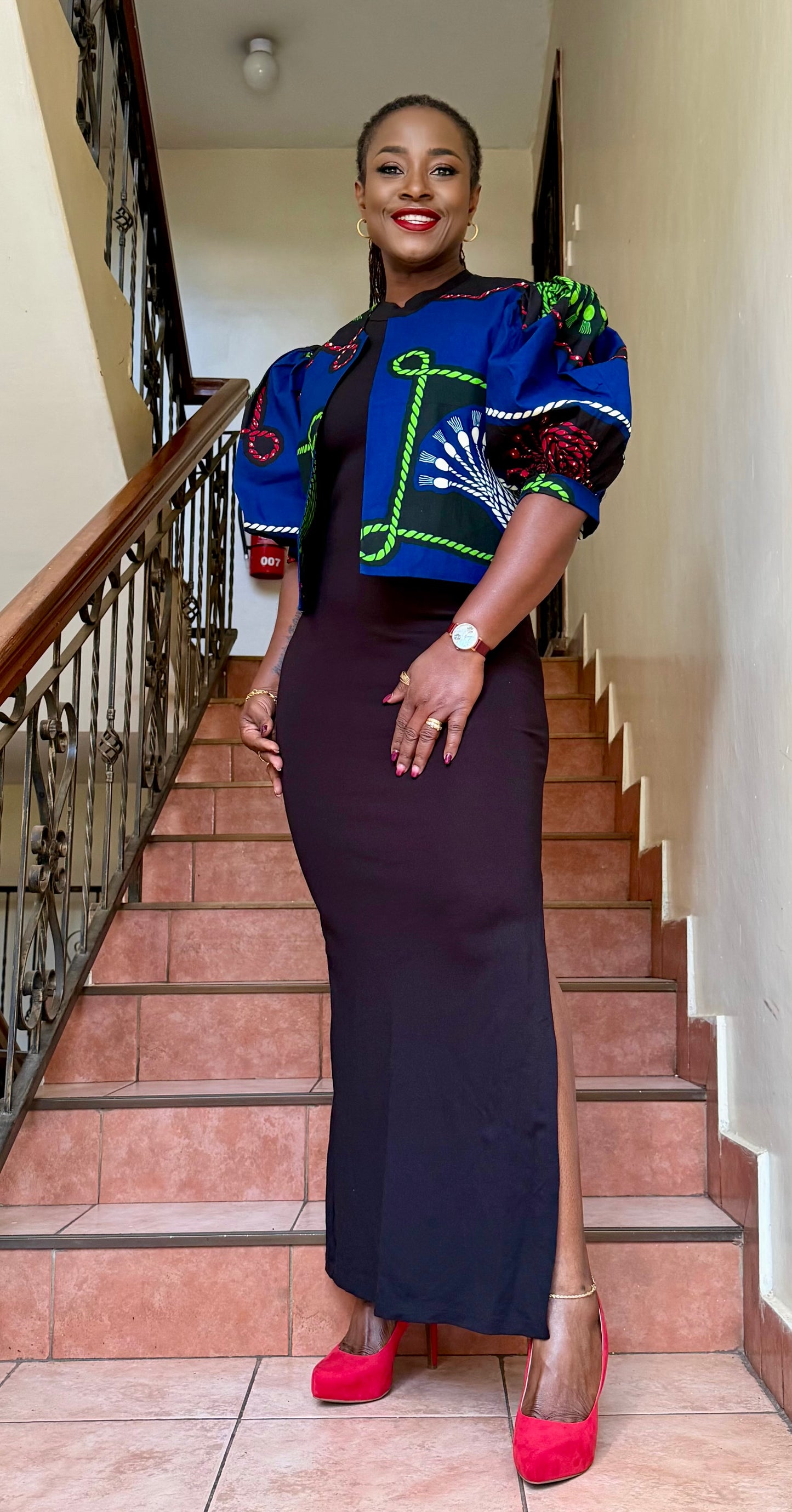 Simi - Crop chanel front with puff sleeves